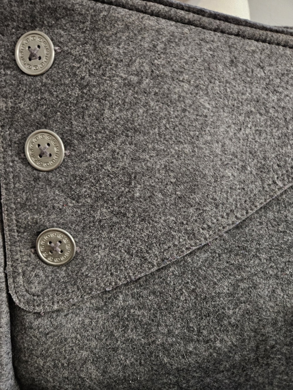 Ogio Brooklyn Gray Felt Crossbody Tablet Bag - Picture 7 of 11